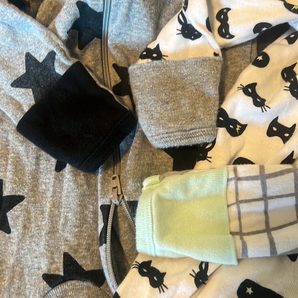 Set of 3. 0-3 month baby zip up sleepers - Picture 6 of 6